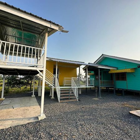 Homestay Denai Harummanis S4 Simpang Empat  Εξωτερικό φωτογραφία